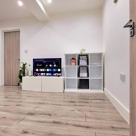 Brand New Flat Close To Turnpike Lane Tube Station London Eksteriør billede