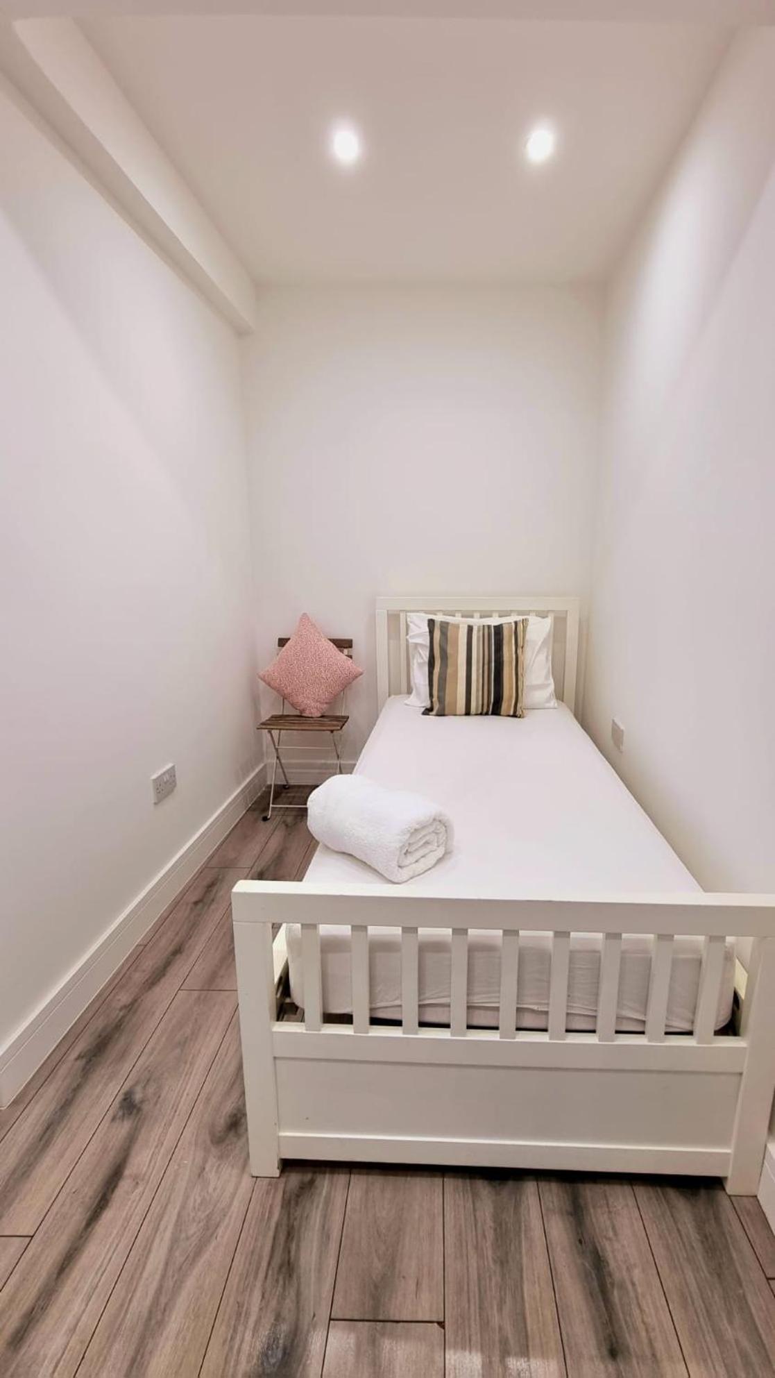 Brand New Flat Close To Turnpike Lane Tube Station London Eksteriør billede