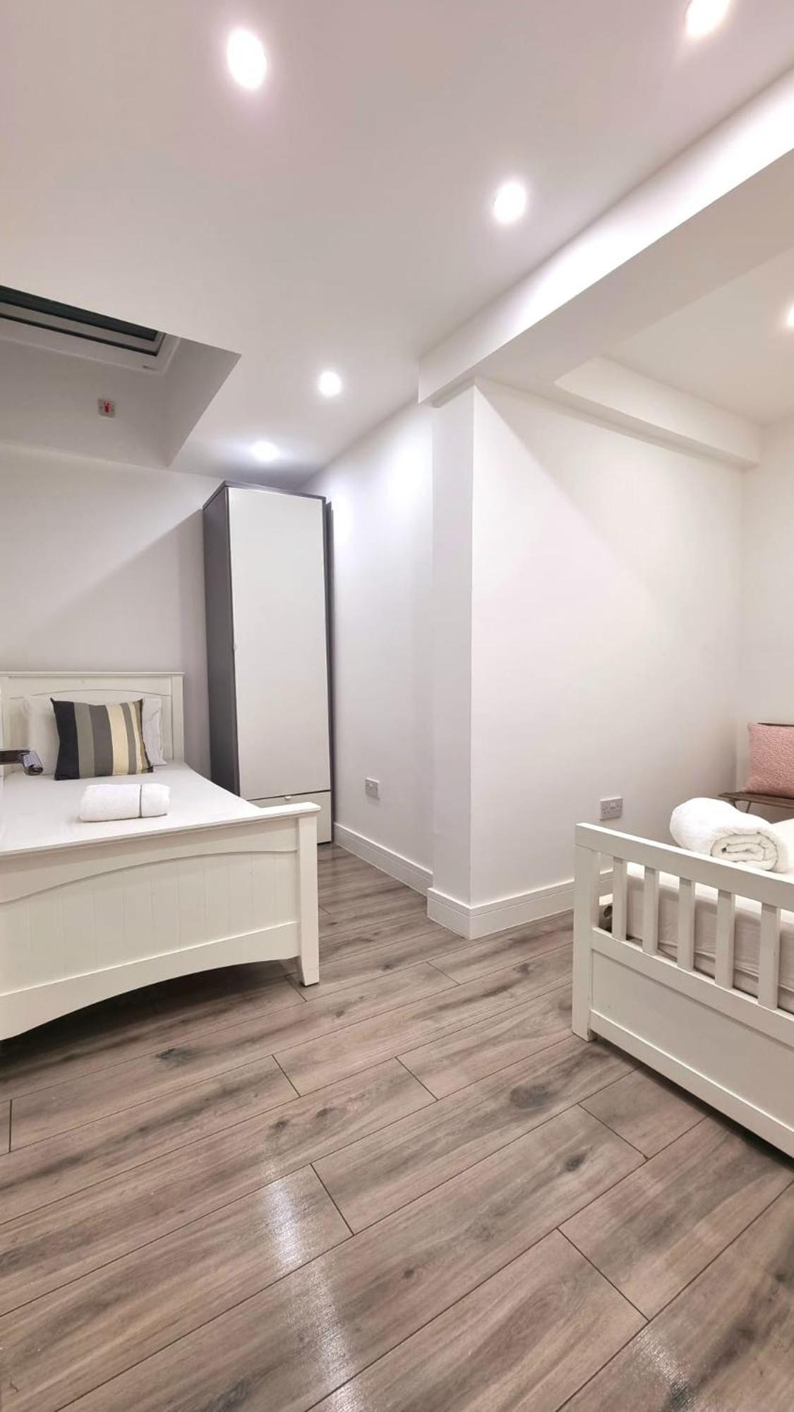 Brand New Flat Close To Turnpike Lane Tube Station London Eksteriør billede